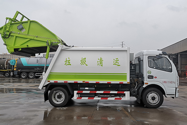 生活中我们离不开垃圾车，它让城市更美